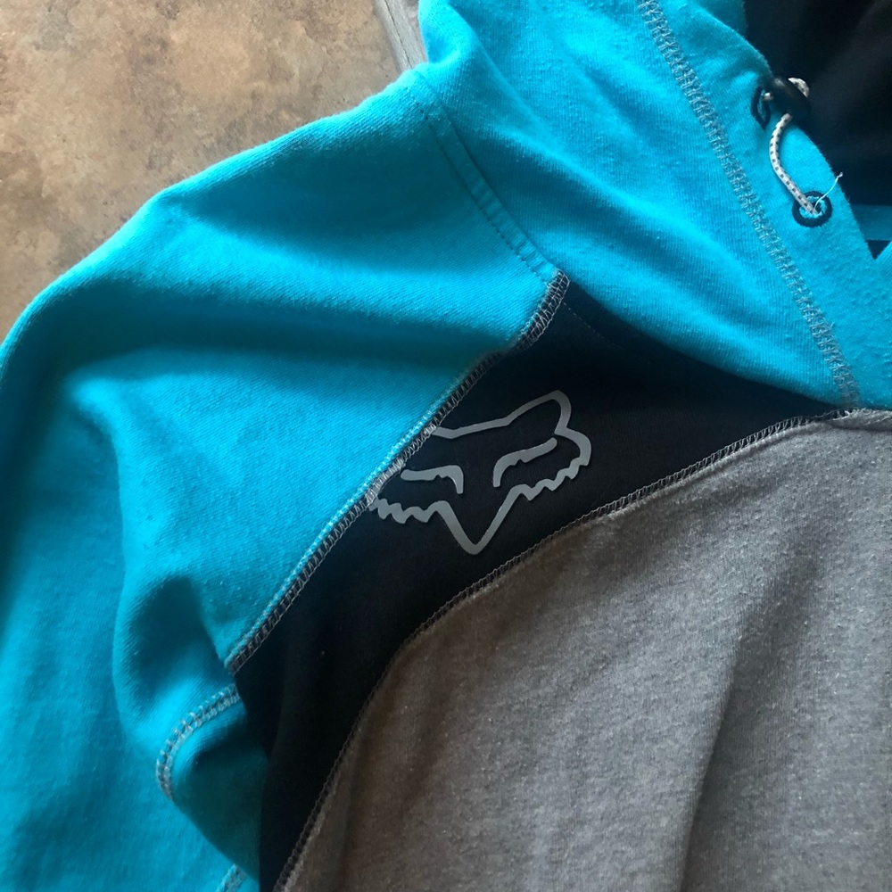 Women’s XS Fox hoodie - Picture 2 of 4